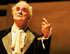 Imagem da peça "O Avarento", com Paulo Autran (2007) Imagem da peça "O Avarento", com Paulo Autran (2007)